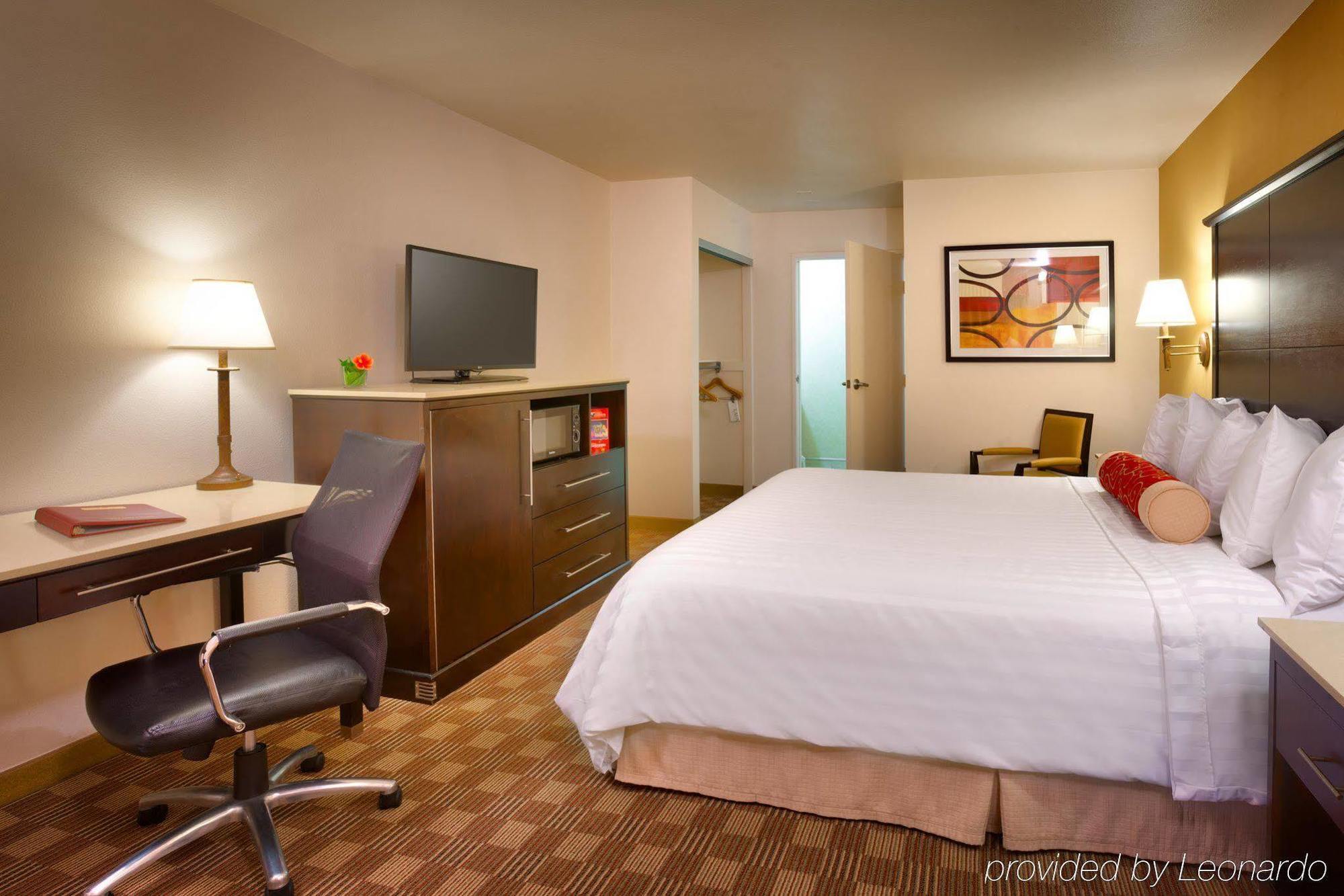 Cortona Inn And Suites Anaheim Resort Bagian luar foto