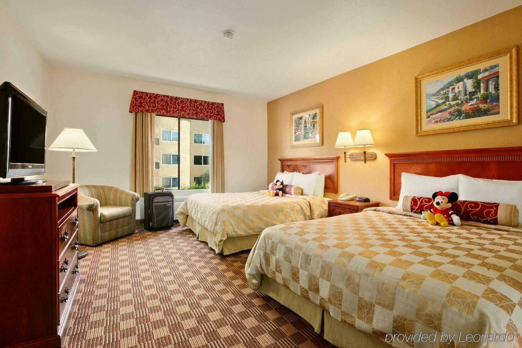 Cortona Inn And Suites Anaheim Resort Bagian luar foto